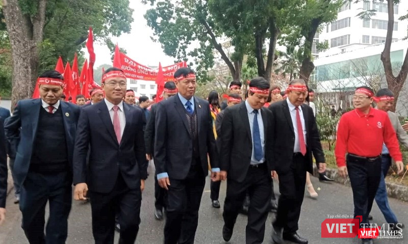 Các khách mời của sự kiện đi diễu hành. Các khách mời của sự kiện đi diễu hành.