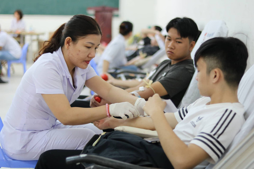 Cùng với Hà Nội, ở Đà Nẵng cũng khai mạc ngày hội và đã có nhiều bạn sinh viên tới hiến máu (Ảnh: Ban tổ chức) Cùng với Hà Nội, ở Đà Nẵng cũng khai mạc ngày hội và đã có nhiều bạn sinh viên tới hiến máu (Ảnh: Ban tổ chức)