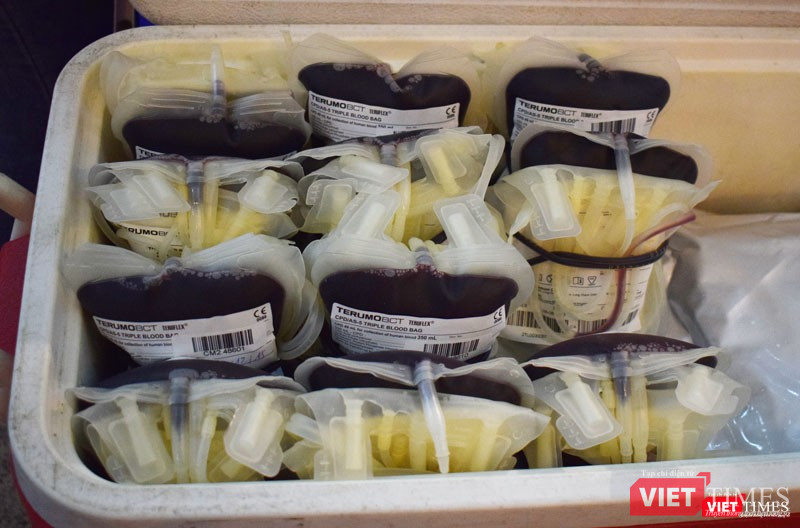 Những đơn vị máu này sẽ được chuyển tới Viện Huyết học - Truyền máu Trung ương để xử lý và phân phối. Những đơn vị máu này sẽ được chuyển tới Viện Huyết học - Truyền máu Trung ương để xử lý và phân phối.