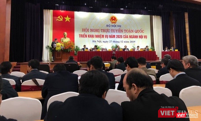 Hội nghị trực tuyến kết nối từ điểm cầu chính tại trụ sở Bộ Nội vụ (Hà Nội) tới 63 điểm cầu các tỉnh, thành phố trực thuộc Trung ương..