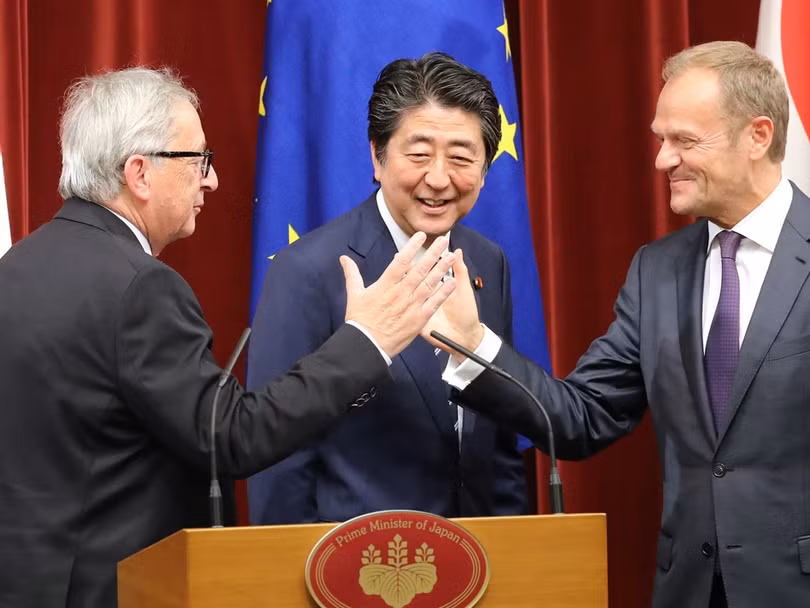 Sự liên kết giữa Mỹ, EU và Nhật sẽ gây nguy cơ Trung Quốc bị gạt ra ngoài cuộc chơi mậu dịch thế giới Sự liên kết giữa Mỹ, EU và Nhật sẽ gây nguy cơ Trung Quốc bị gạt ra ngoài cuộc chơi mậu dịch thế giới