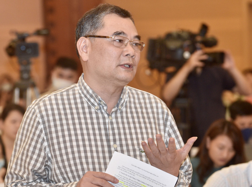 Chánh Văn phòng Bộ Công an Tô Ân Xô trả lời tại họp báo. Ảnh: VGP Chánh Văn phòng Bộ Công an Tô Ân Xô trả lời tại họp báo. Ảnh: VGP