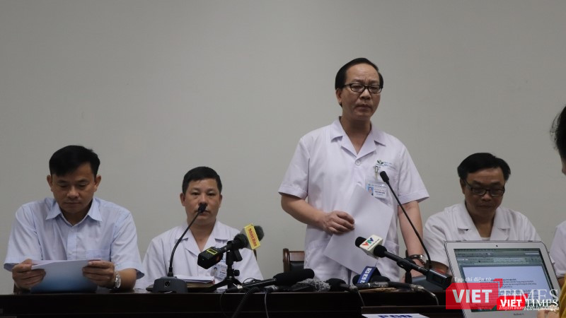 PGS.TS. Trần Minh Điển - Phó Giám đốc Bệnh viện Nhi Trung ương chia sẻ thông tin về tình trạng sức khỏe cháu bé.