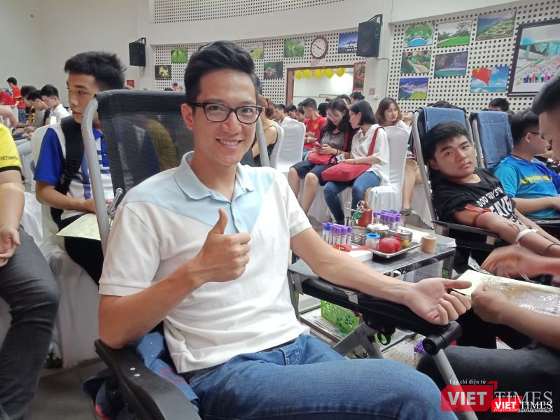 Diễn viên Chí Nhân tham gia hiến máu lần thứ 4 Diễn viên Chí Nhân tham gia hiến máu lần thứ 4