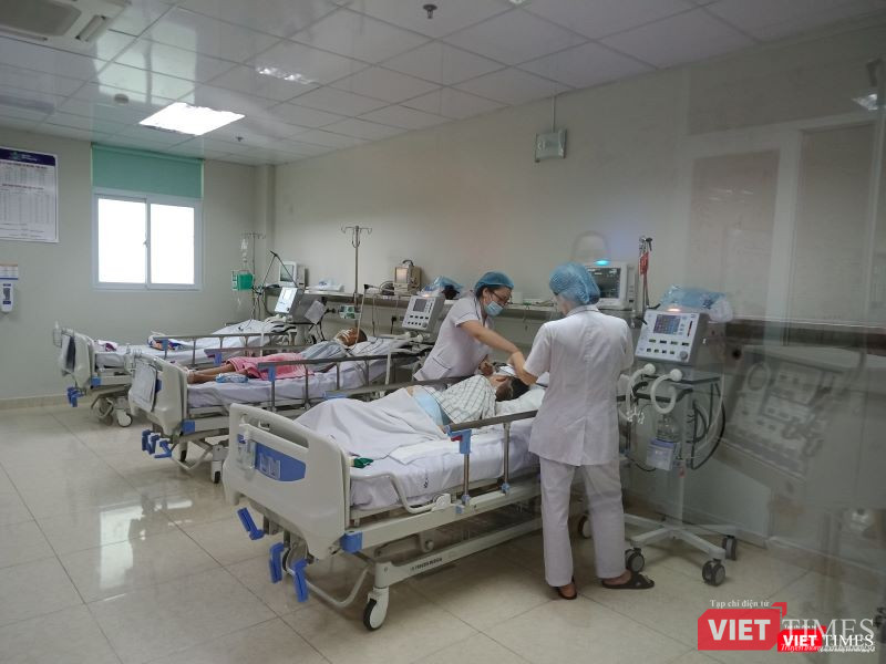 Các bệnh nhi nằm thở máy ở dãy này đều mắc viêm não Nhật Bản.