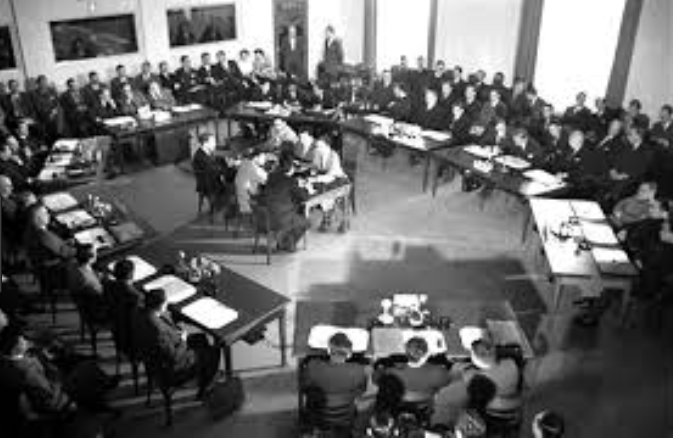 Buổi khai mạc hội nghị Geneva về về khôi phục hòa bình ở Đông Dương. Buổi khai mạc hội nghị Geneva về về khôi phục hòa bình ở Đông Dương.