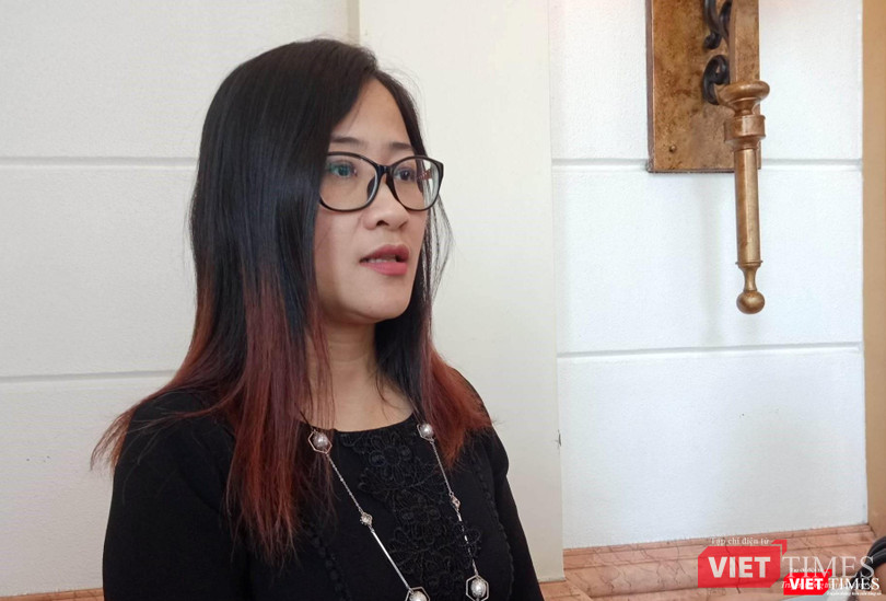 Bà Trần Thị Trang - Phó vụ trưởng Vụ Pháp chế, Bộ Y tế trao đổi với phóng viên Bà Trần Thị Trang - Phó vụ trưởng Vụ Pháp chế, Bộ Y tế trao đổi với phóng viên