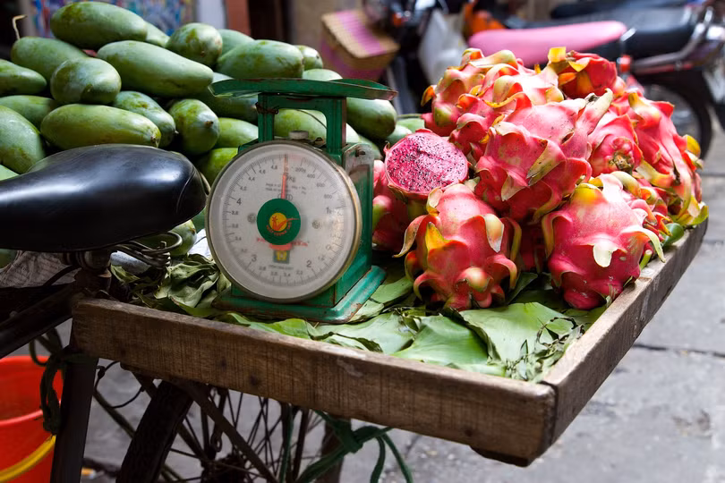 Các loại hoa quả tươi quen thuộc có lợi cho sức khỏe cơ thể. Ảnh: WHO