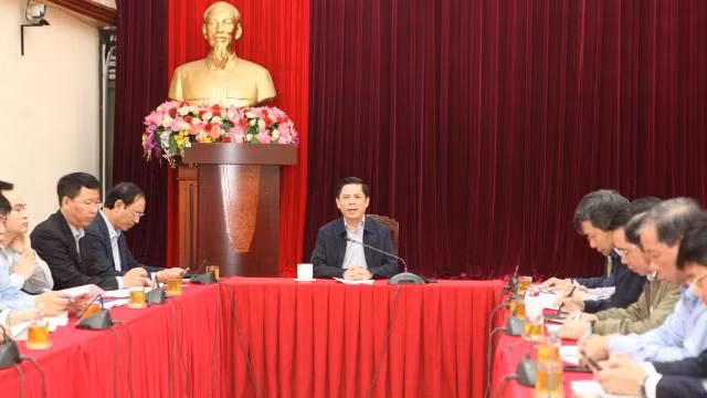 Bộ trưởng Nguyễn Văn Thể chủ trì buổi làm việc về ảnh hưởng của dịch COVID-19 đến các lĩnh vực vận tải. Ảnh: Bộ GTVT. Bộ trưởng Nguyễn Văn Thể chủ trì buổi làm việc về ảnh hưởng của dịch Covid-19 đến các lĩnh vực vận tải
