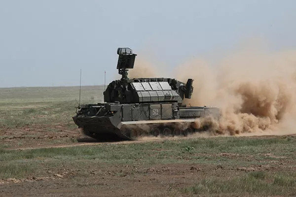 Tor-M2U được thiết kế đa dạng, nó có thể được tích hợp và cài đặt trên bất kỳ loại xe nào hiện có trong biên chế quân đội Nga.