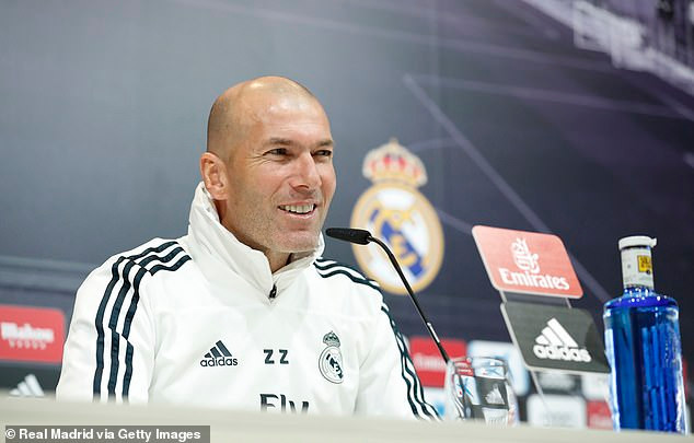 “Mọi người đều biết sự tôn trọng mà tôi dành cho Zidane với tư cách là một cầu thủ, cũng như một HLV. Anh ấy là thần tượng của tôi”- Hazard nói với kênh truyền hình RTL của Bỉ năm 2017. “Mọi người đều biết sự tôn trọng mà tôi dành cho Zidane với tư cách là một cầu thủ, cũng như một HLV. Anh ấy là thần tượng của tôi”- Hazard nói với kênh truyền hình RTL của Bỉ năm 2017.