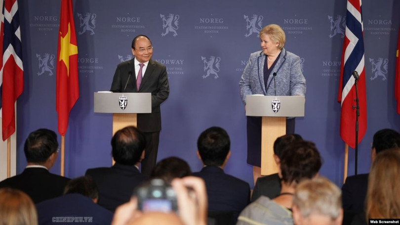 Những chuyến thăm các nước châu Âu đã ở ra cơ hội ngày càng tốt đẹp hơn trong quan hệ giữa Việt Nam và EU. Những chuyến thăm các nước châu Âu đã ở ra cơ hội ngày càng tốt đẹp hơn trong quan hệ giữa Việt Nam và EU.