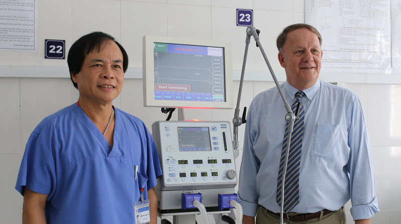 Máy thở mới được trang bị tại Bệnh viện đa khoa tỉnh Cao Bằng.