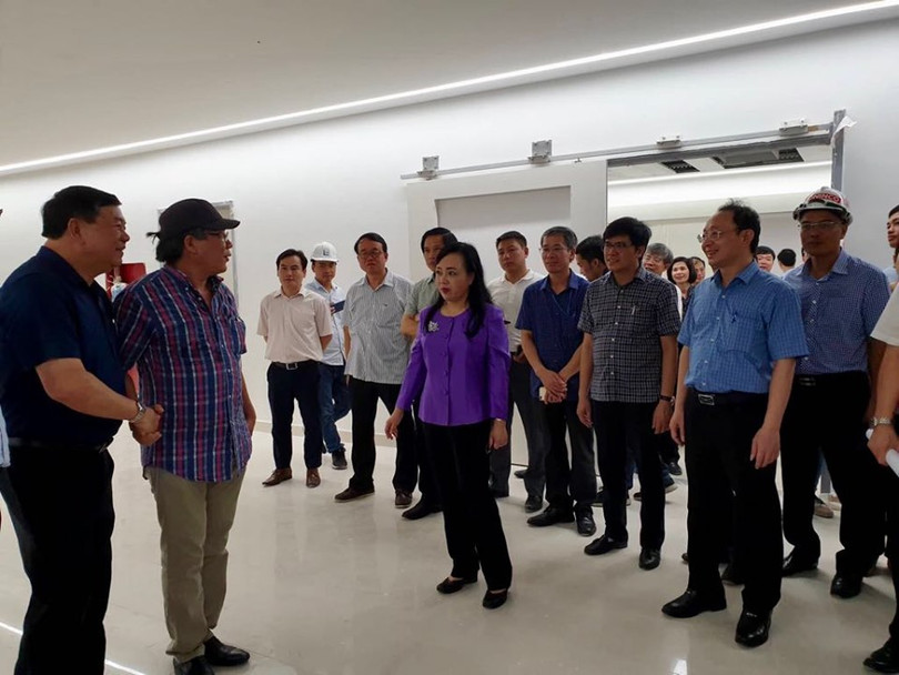 Bộ trưởng Bộ Y tế Nguyễn Thị Kim Tiến đi thị sát ở Bệnh viện Hữu nghị Việt Đức cơ sở 2 Bộ trưởng Bộ Y tế Nguyễn Thị Kim Tiến đi thị sát ở Bệnh viện Hữu nghị Việt Đức cơ sở 2