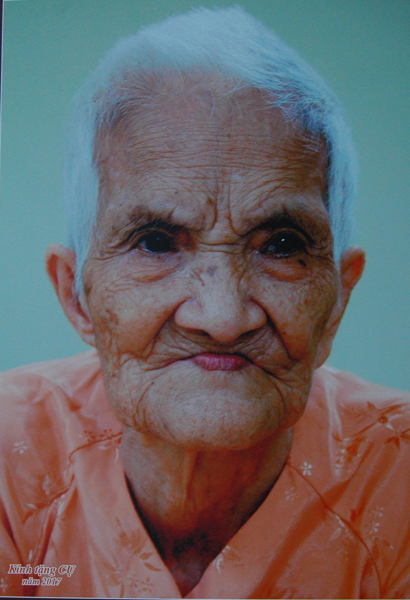 Mẹ Việt Nam (ảnh: Trần Hồng)