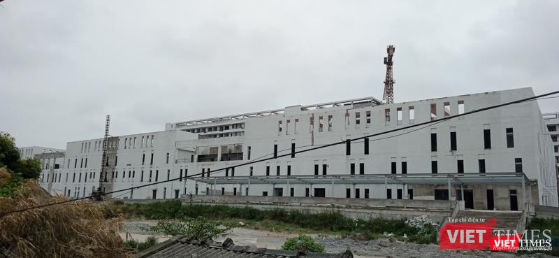 Ở mặt sau của BV Hữu nghị Việt Đức 2, một số tòa nhà vẫn chưa hoàn thiện. Ở mặt sau của BV Hữu nghị Việt Đức 2, một số tòa nhà vẫn chưa hoàn thiện.