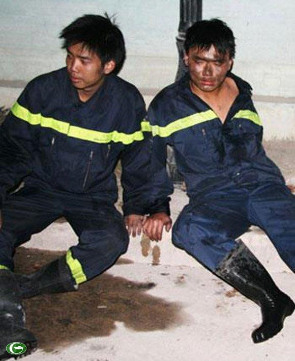 Chùm ảnh đẹp: Chiến sĩ Công an Nhân dân Việt Nam trong lòng dân ảnh 27 Chùm ảnh đẹp: Chiến sĩ Công an Nhân dân Việt Nam trong lòng dân ảnh 27