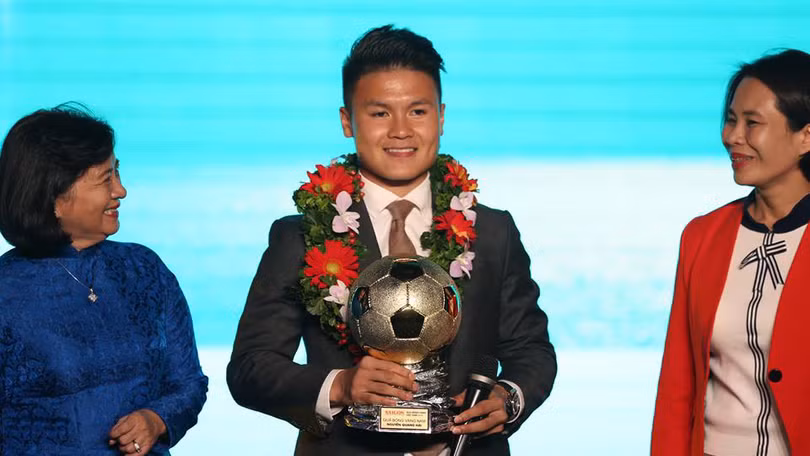 Quang Hải chiến thắng tuyệt đối với số phiếu nhiều gấp hơn 3 lần so với đàn anh Nguyễn Anh Đức.