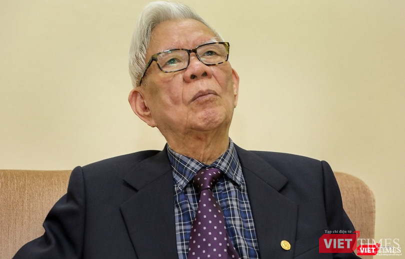 "Tổng bí thư, Chủ tịch nước Nguyễn Phú Trọng đã nói là làm đến nơi đến chốn"- ông Nguyễn Đình Hương, nguyên Phó trưởng Ban Tổ chức Trung ương, nguyên Trưởng Ban Bảo vệ chính trị nội bộ. "Tổng bí thư, Chủ tịch nước Nguyễn Phú Trọng đã nói là làm đến nơi đến chốn"- ông Nguyễn Đình Hương, nguyên Phó trưởng Ban Tổ chức Trung ương, nguyên Trưởng Ban Bảo vệ chính trị nội bộ.