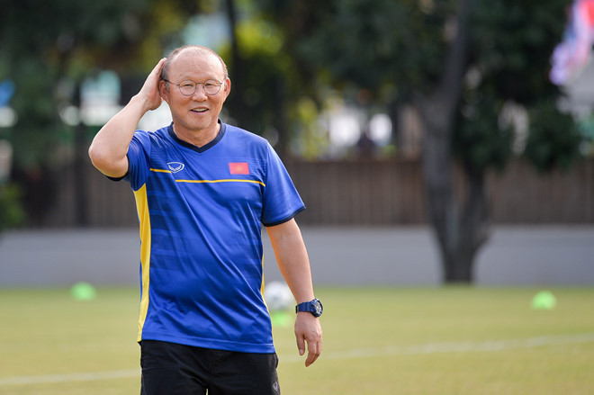 Bản hợp đồng với tuyển Việt Nam không chỉ là một lời hứa với đội tuyển, với liên đoàn, mà còn là lời hứa với các cổ động viên của “Ngài ngủ gật” Bản hợp đồng với tuyển Việt Nam không chỉ là một lời hứa với đội tuyển, với liên đoàn, mà còn là lời hứa với các cổ động viên của “Ngài ngủ gật”