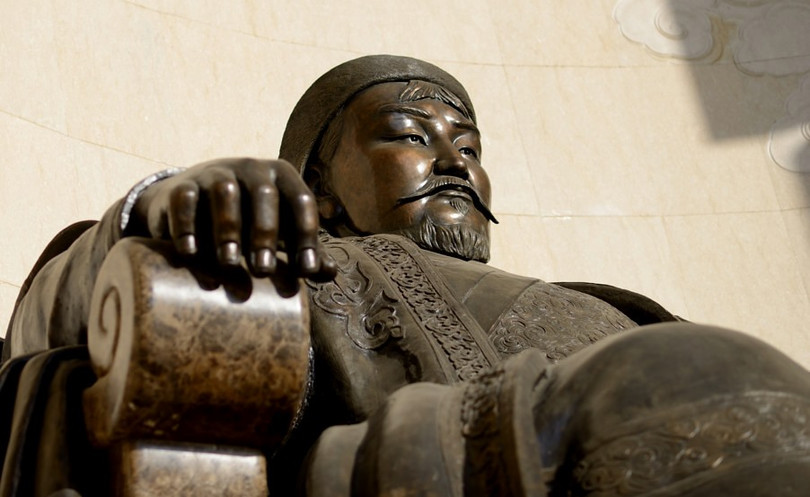 Thiết Mộc Chân (Temujin) được bầu làm Đại Hãn (thủ lĩnh tối cao) với danh hiệu Thành Cát Tư Hãn (Genjis Khan). Thiết Mộc Chân (Temujin) được bầu làm Đại Hãn (thủ lĩnh tối cao) với danh hiệu Thành Cát Tư Hãn (Genjis Khan).