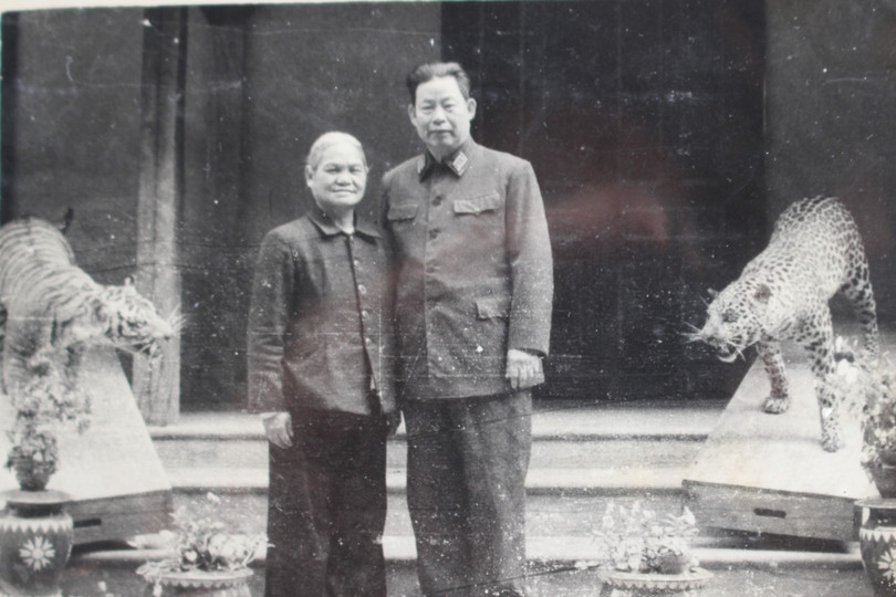 Vợ chồng Tướng Chu Văn Tấn