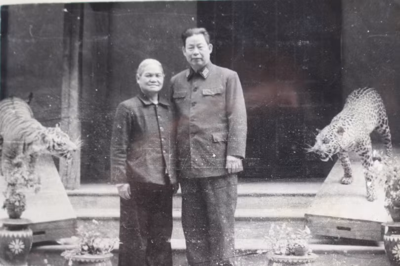 Vợ chồng Tướng Chu Văn Tấn