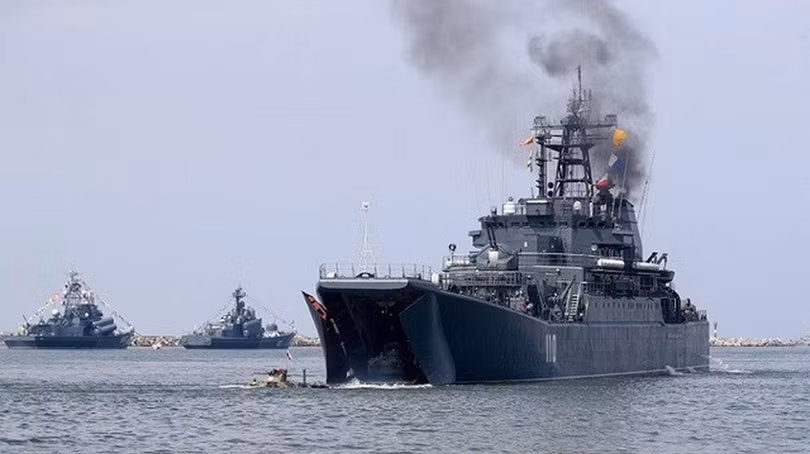 “Tôi nghĩ rằng các quốc gia này đang hành động vì lợi ích riêng của họ, tôi không thấy nhiều điều trong triển vọng dài hạn, có thể gắn kết Nga và Trung Quốc” - Bộ trưởng Quốc phòng Mỹ James Mattis.