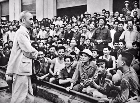 Bác Hồ kính yêu của chúng ta thì nói dứt khoát: “Người có đức mà không có tài thì làm gì cũng khó. Người có tài mà không có đức thì vô dụng”. Bác Hồ kính yêu của chúng ta thì nói dứt khoát: “Người có đức mà không có tài thì làm gì cũng khó. Người có tài mà không có đức thì vô dụng”.