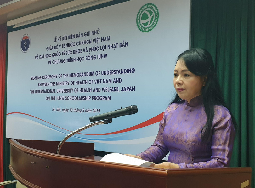 Bộ trưởng Bộ Y tế Nguyễn Thị Kim Tiến phát biểu trong buổi lễ ký kết.