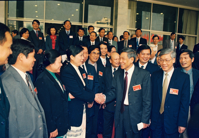 Ông Lê Khả Phiêu là một cán bộ cấp cao của Đảng, người luôn rất gần gũi, chân thành, được cán bộ và nhân dân yêu quý.