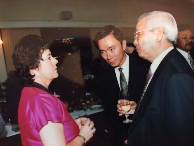 Phạm Sanh Châu trong một lần phiên dịch cho Thủ tướng Võ Văn Kiệt (Ảnh nhân vật cug cấp) Phạm Sanh Châu trong một lần phiên dịch cho Thủ tướng Võ Văn Kiệt (Ảnh nhân vật cug cấp)