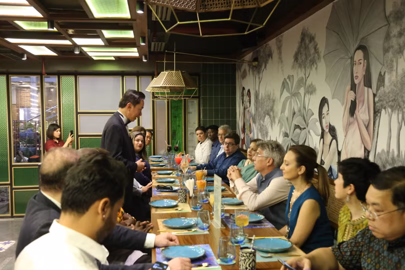 Giới thiệu ẩm thực Việt Nam trong buổi ra mắt CLC các Đại sứ yêu ẩm thực tại Ấn Độ (Ảnh do nhân vật cung cấp) Giới thiệu ẩm thực Việt Nam trong buổi ra mắt CLC các Đại sứ yêu ẩm thực tại Ấn Độ (Ảnh do nhân vật cung cấp)