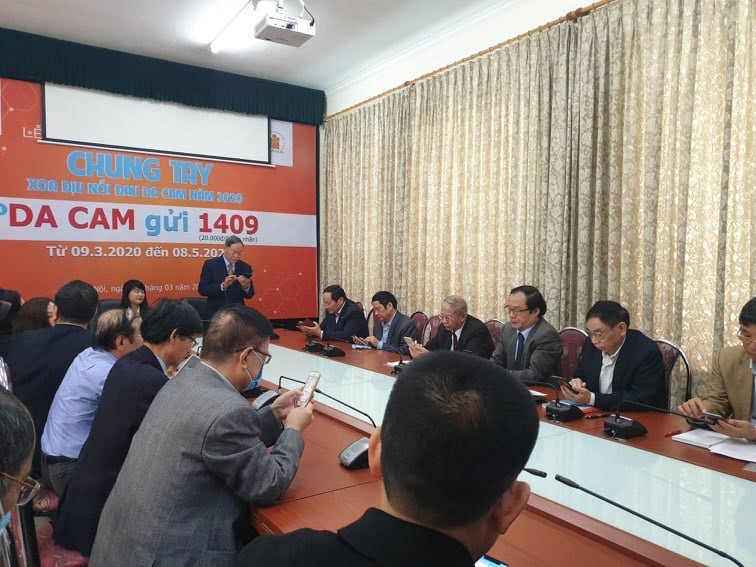 Lễ phát động chương trình nhắn tin “Chung tay xoa dịu nỗi đau da cam 2020” (Ảnh: CTV) Lễ phát động chương trình nhắn tin “Chung tay xoa dịu nỗi đau da cam 2020” (Ảnh: CTV)