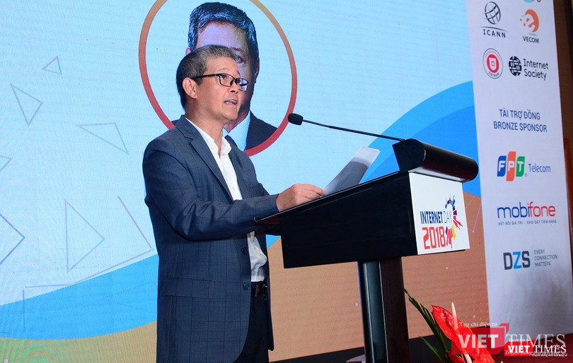 Thứ trưởng Nguyễn Thành Hưng đặt vấn đề cần một “luật chơi” công bằng và bình đẳng, với hiệu lực đủ mạnh để tất cả các “người chơi” đều phải tuân thủ. Thứ trưởng Nguyễn Thành Hưng đặt vấn đề cần một “luật chơi” công bằng và bình đẳng, với hiệu lực đủ mạnh để tất cả các “người chơi” đều phải tuân thủ.