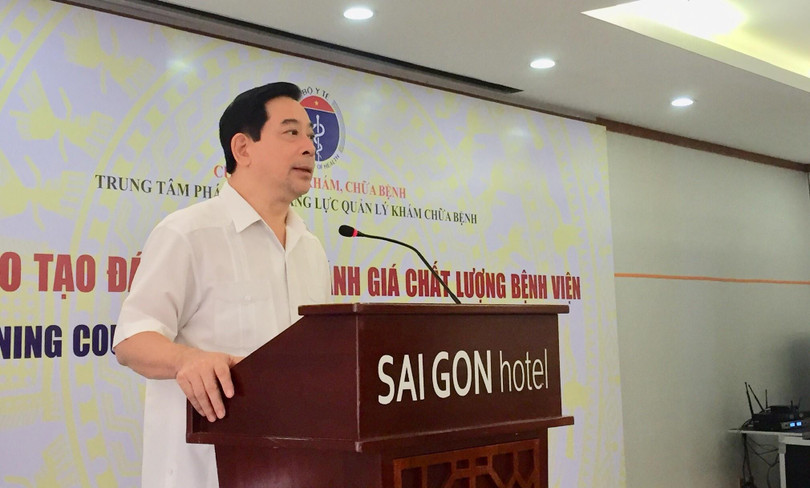 PGS.TS. Lương Ngọc Khuê chia sẻ tại buổi khai mạc khóa học. PGS.TS. Lương Ngọc Khuê chia sẻ tại buổi khai mạc khóa học.