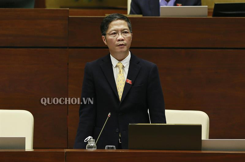 Bộ trưởng Bộ Công Thương Trần Tuấn Anh trong phiên đăng đàn trả lời chất vấn hôm nay (7/11).