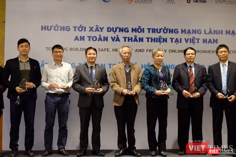 Đại diện các tổ chức tham gia Hội đồng Đối tác An toàn Việt Nam.