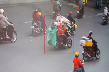 Camera AI ghi lại hình ảnh vi phạm của tài xế. Ảnh: Công an Hà Nội.