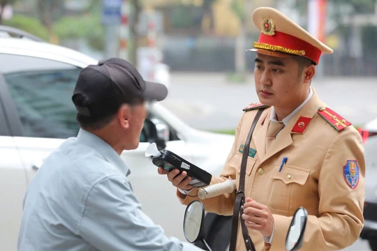 Hơn 1.500 tài xế uống bia rượu vẫn lái xe