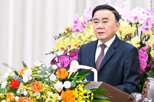 Bộ Chính trị yêu cầu rà soát toàn bộ hệ thống pháp luật, không để cài cắm lợi ích