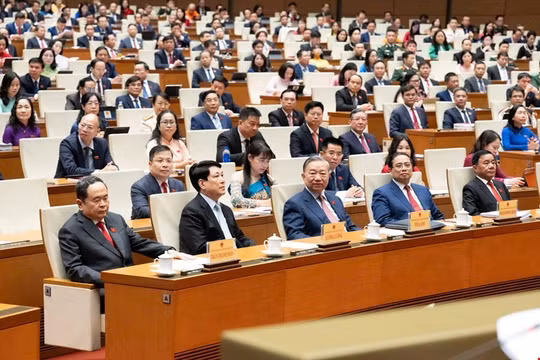 Tổng bí thư Tô Lâm cùng các lãnh đạo, nguyên lãnh đạo Đảng, Nhà nước và đại biểu Quốc hội dự khai mạc kỳ họp thứ Nhất, Quốc hội khóa XVI. Ảnh: Quốc hội.