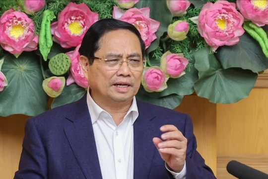 Thủ tướng yêu cầu kiểm soát giá bất động sản, cắt 50% thủ tục