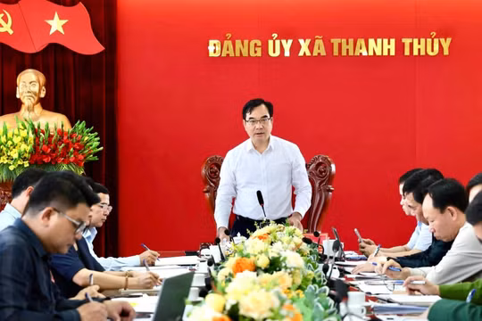 Bí thư Đảng ủy – Chủ tịch HĐND xã Thanh Thủy Trịnh Hùng Sơn.