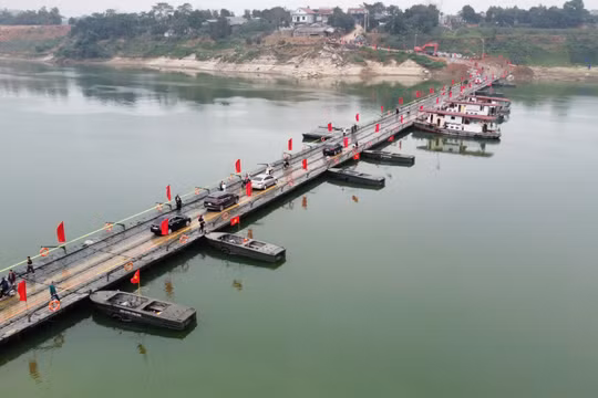 Thông xe cầu phao Đoan Hùng, ô tô dưới 7 chỗ được lưu thông