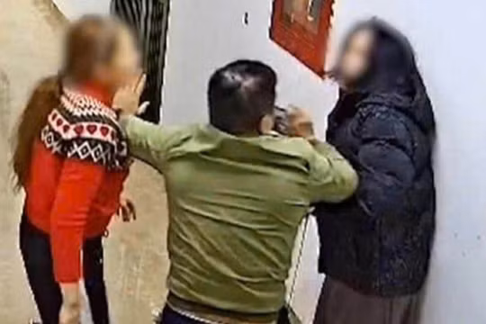 Nguyên nhân vụ người phụ nữ bị đánh ở chung cư