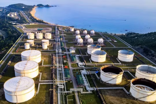 Việt Nam nên xây kho dự trữ xăng dầu theo mô hình nào?