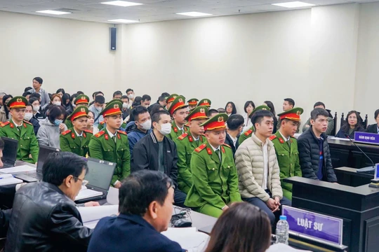 Các bị cáo tại phiên tòa. Ảnh: P.A.