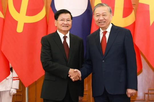 Tổng bí thư Tô Lâm tiếp đón Tổng bí thư, Chủ tịch nước Lào Thongloun Sisoulith.