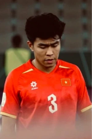 Lý Đức xin lỗi sau thất bại trước U23 Trung Quốc, nhận khích lệ từ CĐV và các "đàn anh"